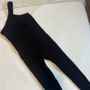 Elegant Black One-Shoulder Jumpsuit